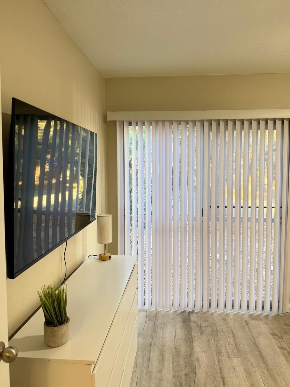 Upgraded 2BR Near UF & Shands Apartment in Gainesville