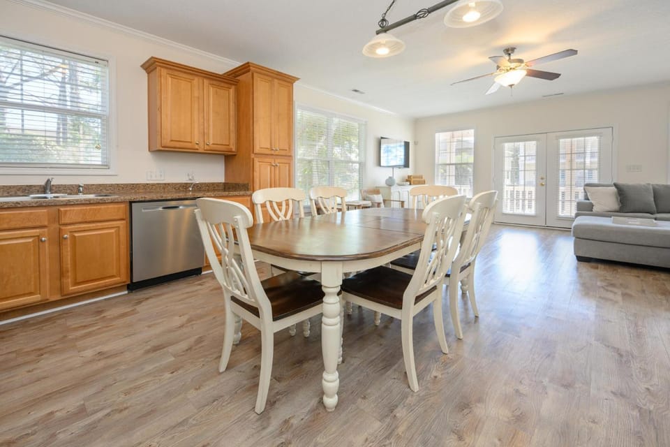 Just Peachy House in Surfside Beach