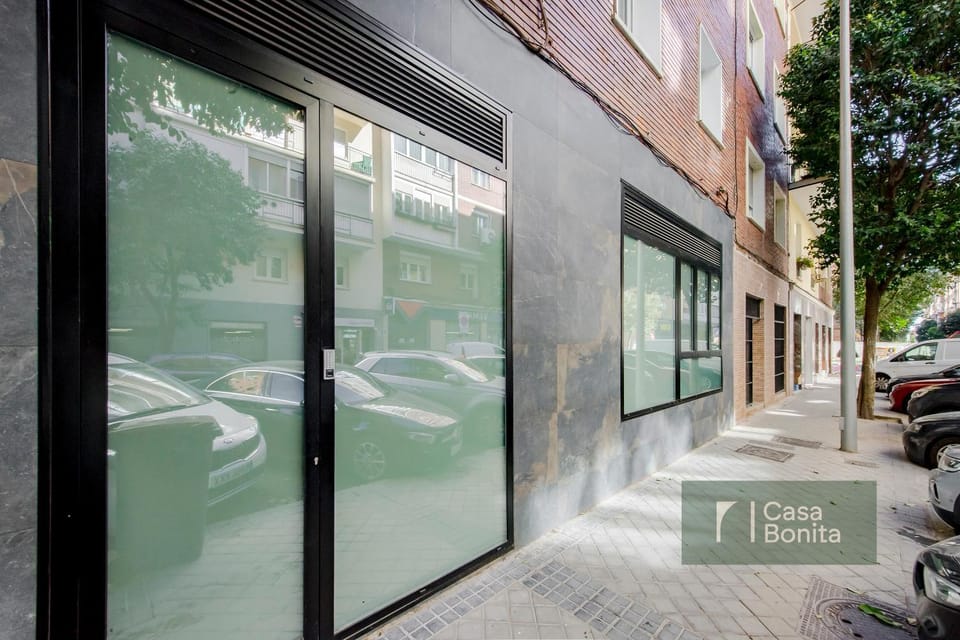 Property building, Facade/entrance
