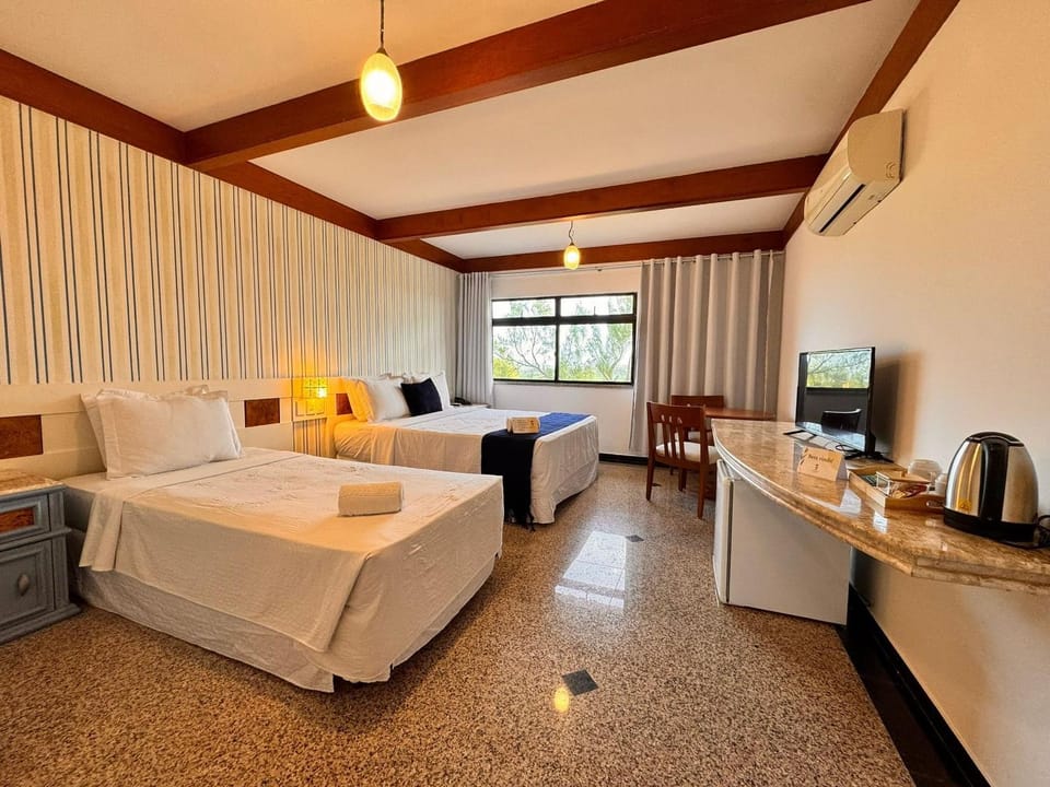 Bed, TV and multimedia, Bedroom