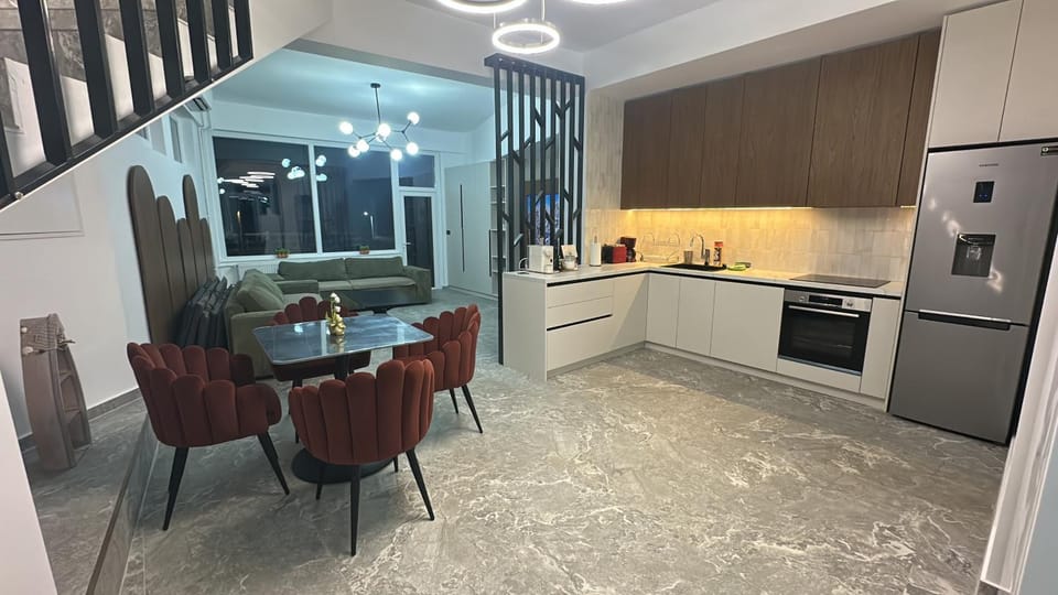 Communal lounge/ TV room, Kitchen or kitchenette, Living room, Dining area, kitchen