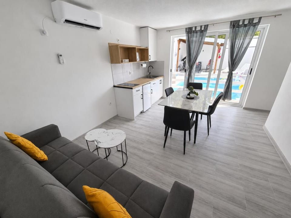 Holiday Home Dalia with Private Pool House in Federation of Bosnia and Herzegovina