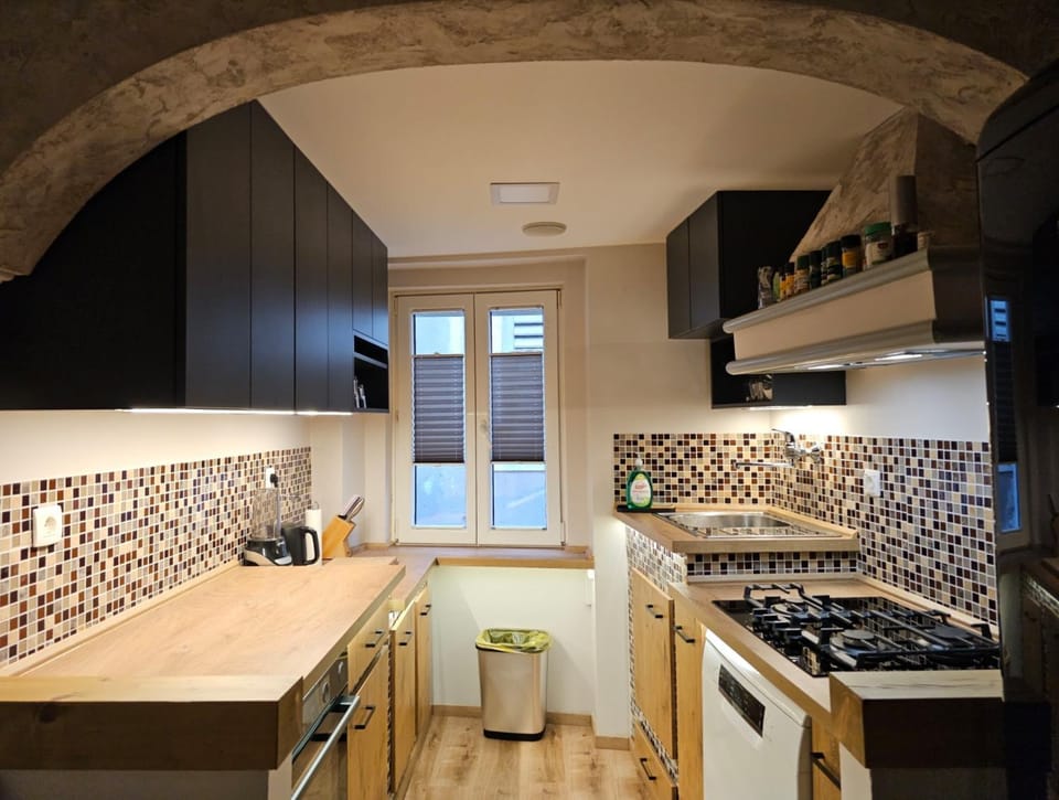 Kitchen or kitchenette, kitchen
