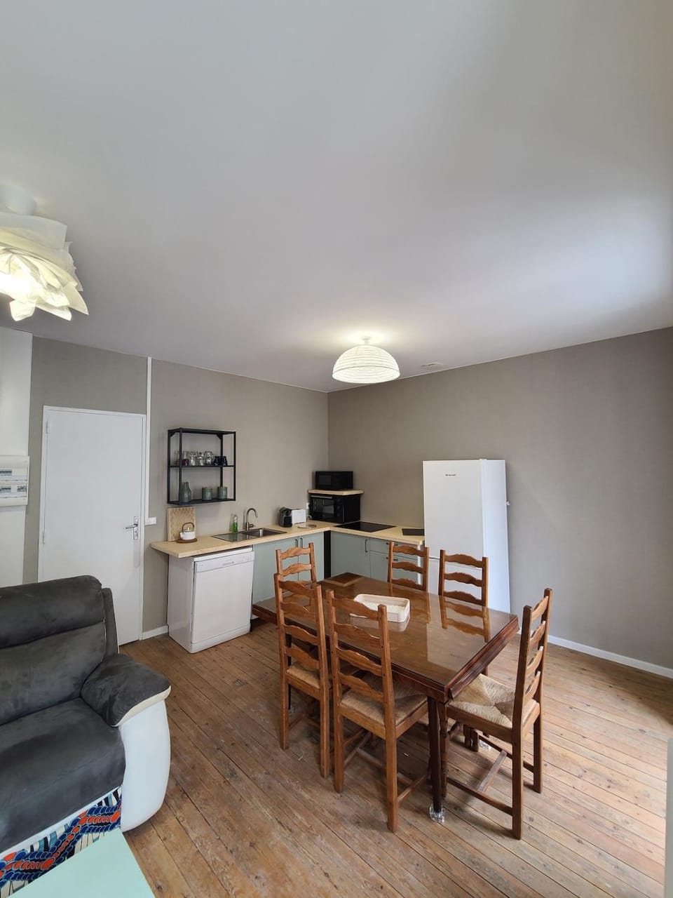 Kitchen or kitchenette, Living room, Dining area, oven, stove, kitchen