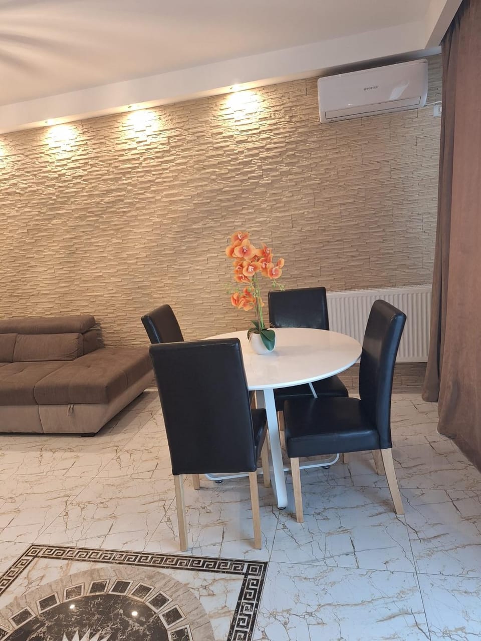 Mamaia 33 Apartment in Constanța County