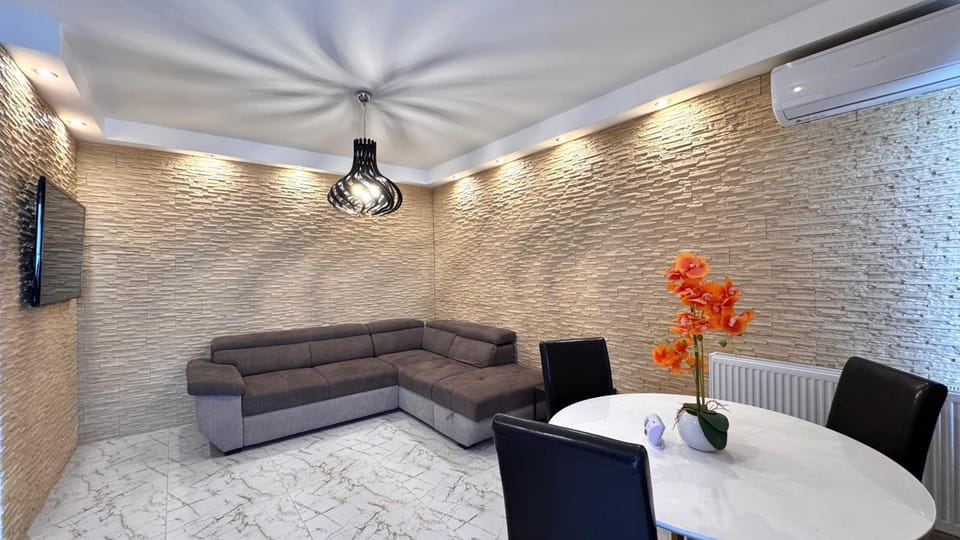 Mamaia 33 Apartment in Constanța County