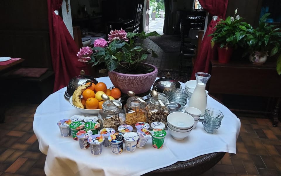 Breakfast, Buffet breakfast