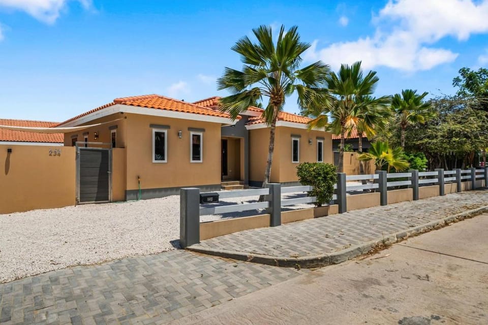 San Barbola 234 House in Oranjestad