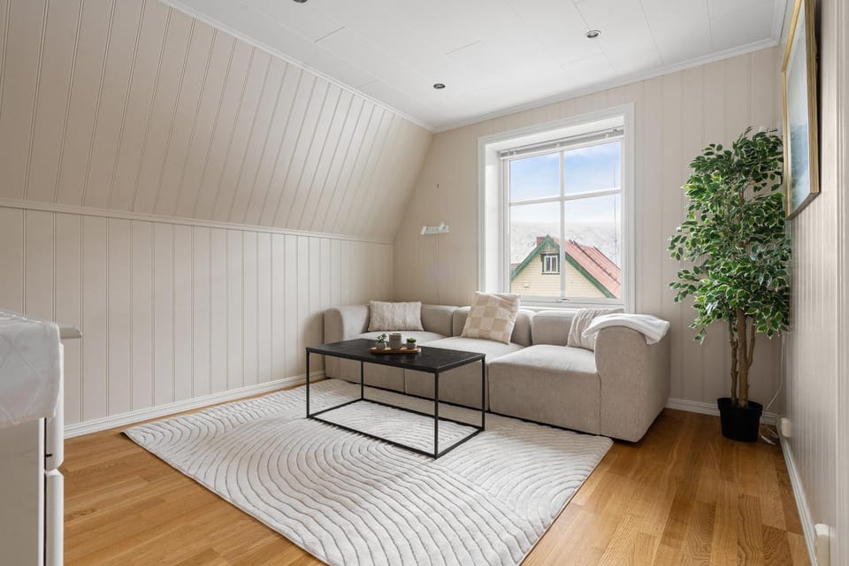 View (from property/room), Living room, Seating area