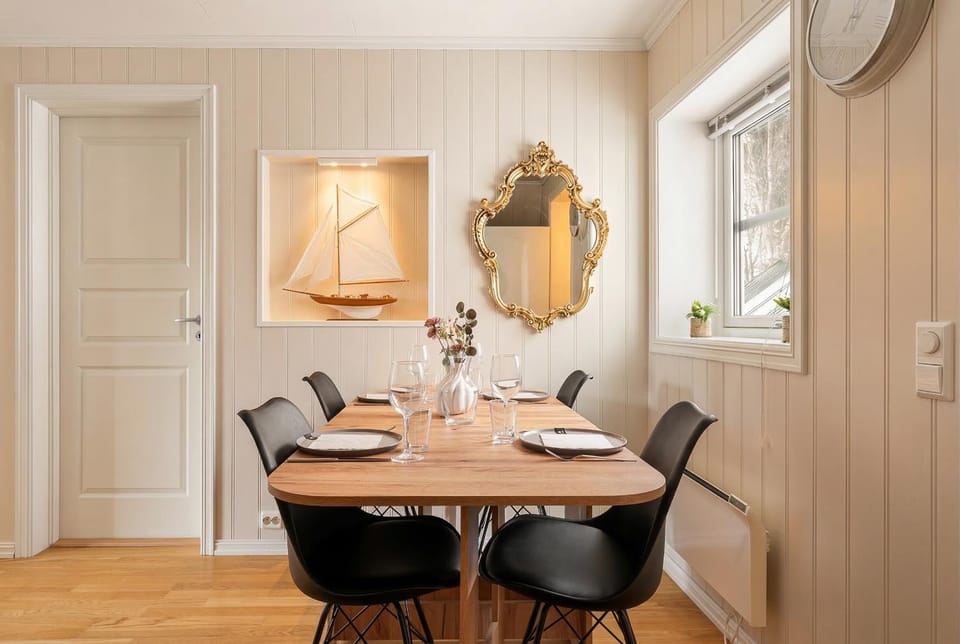 Seating area, Dining area, kitchen