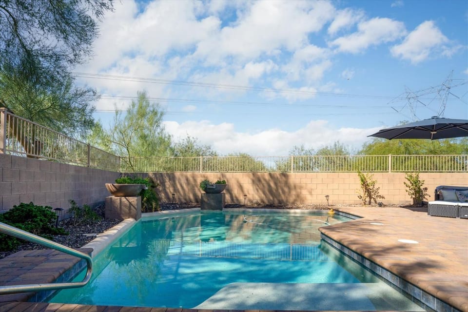 4BR Estrella Mountain Retreat w Heated Pool House in Goodyear