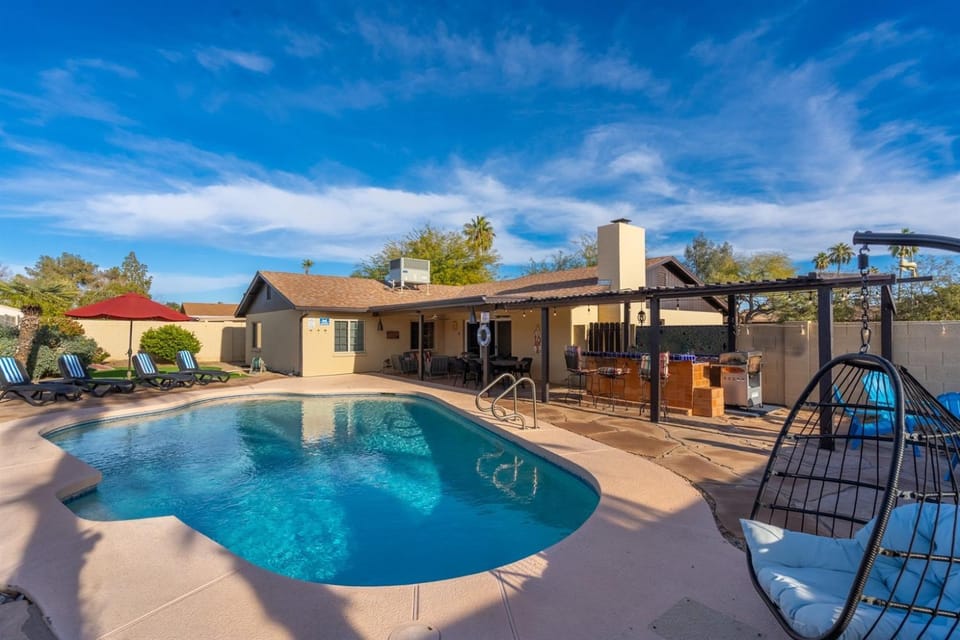 Scottsdale Oasis Pool & Game Room House in Phoenix