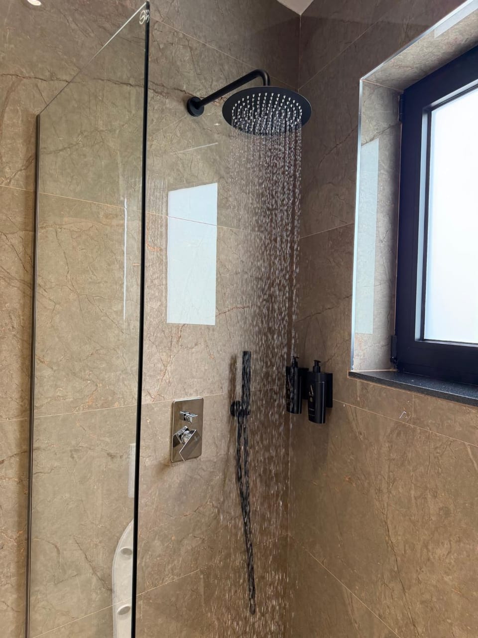 Hotel Kloi - Rooms & Jacuzzi Vlore Hotel in Vlorë