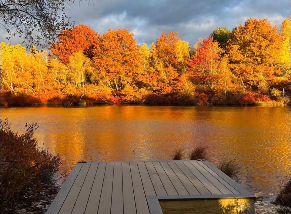 Lakefront Retreat Sleeps 12 Hot Tub Theater House in Tunkhannock Township
