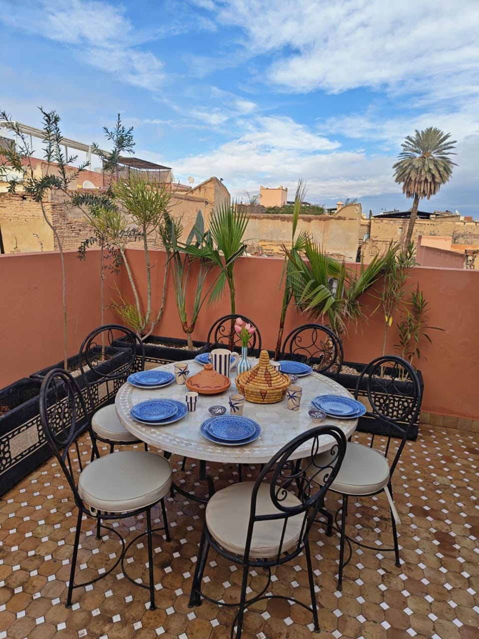 View (from property/room), Balcony/Terrace, Dining area, City view
