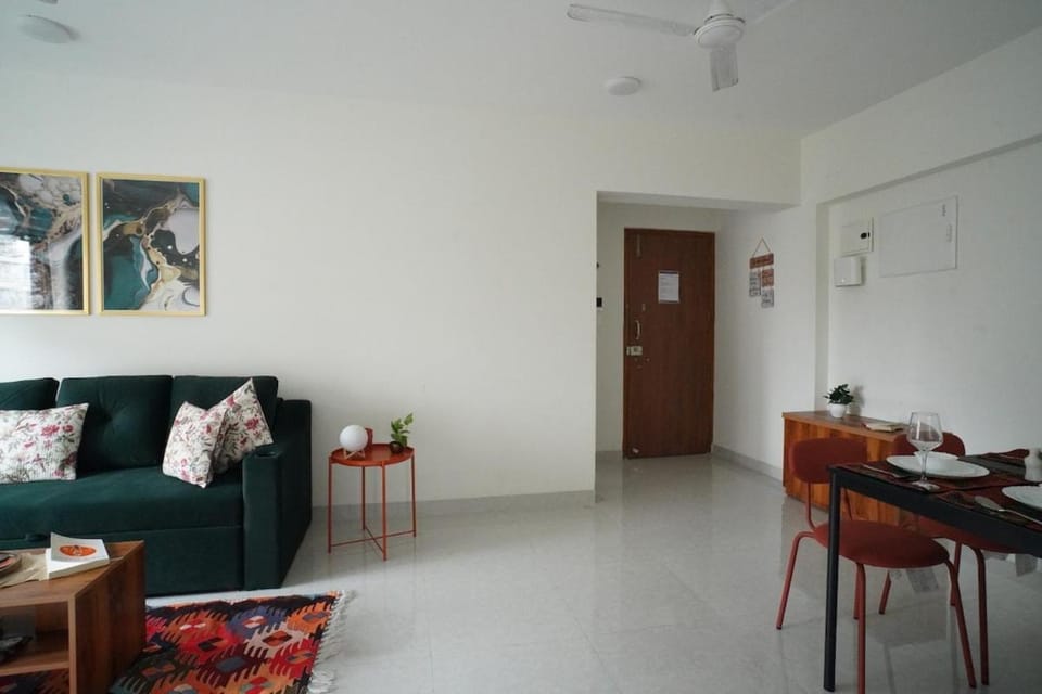 The Emerald Bloom, 2BHK Apt near Airport,Bkc&NMACC Apartment in Mumbai
