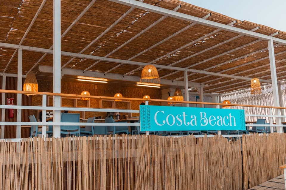 Lounge or bar, Beach