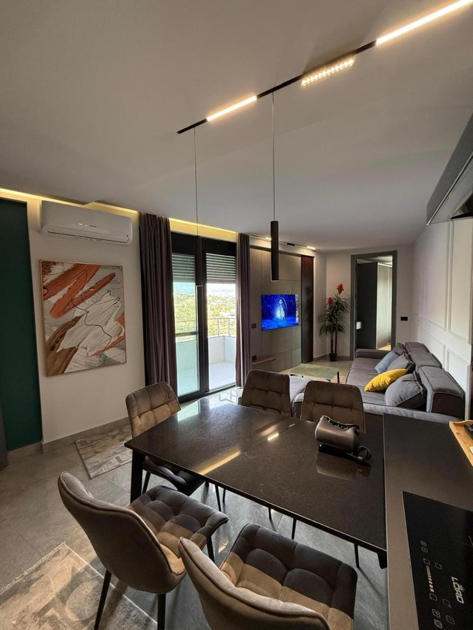 Living room, Dining area