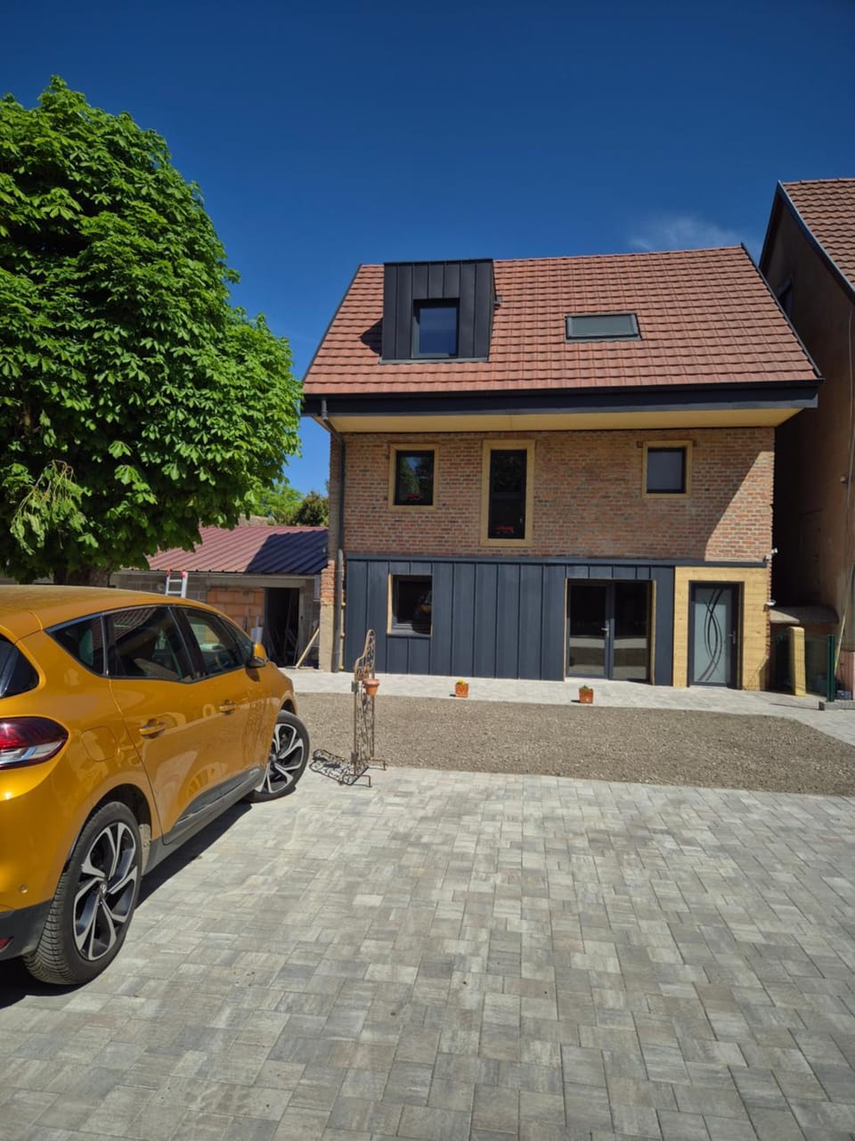 Property building, Parking