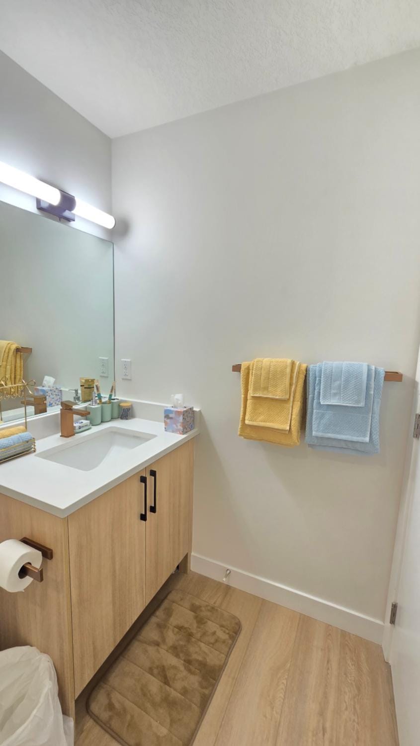 Private Suite unit 1B - New & Cozy in Calgary House in Calgary