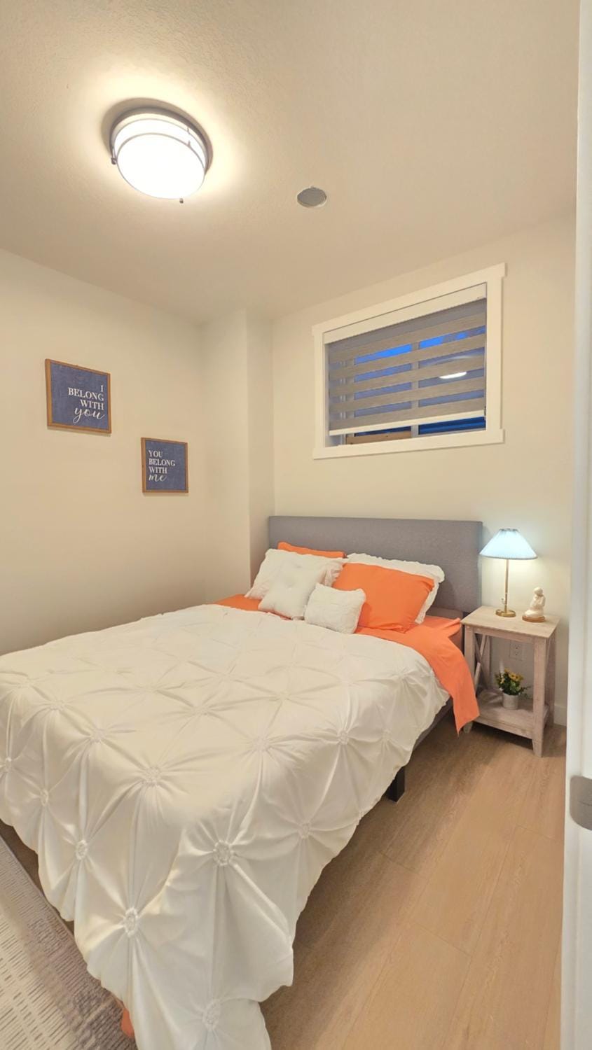 Private Suite unit 1B - New & Cozy in Calgary House in Calgary