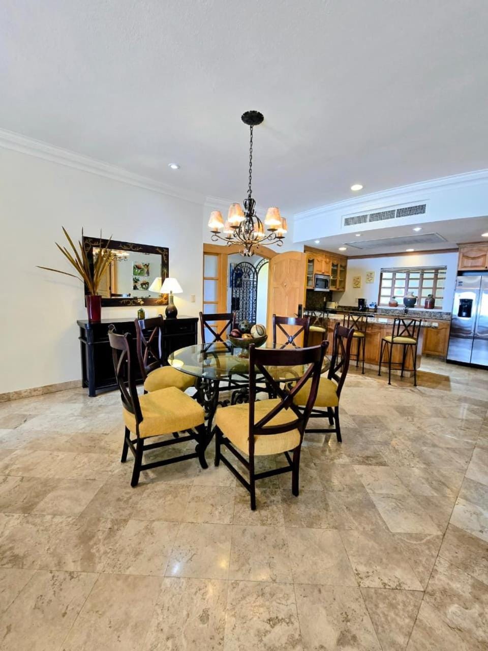 Dining area, kitchen