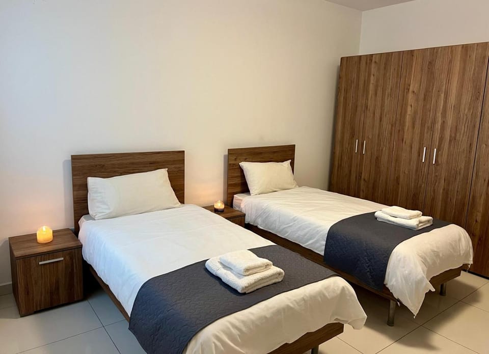 Bed, Photo of the whole room, Bedroom, bunk bed, towels