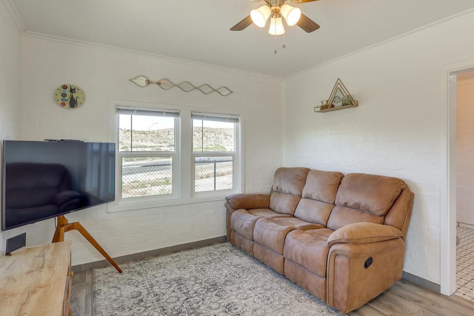 Route 66 Roadtripper Retreat w/ Private Backyard House in Kingman
