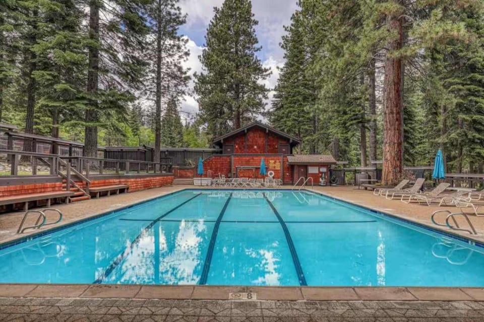 Lake Tahoe Escape Pool Sauna 2 Beaches House in Dollar Point