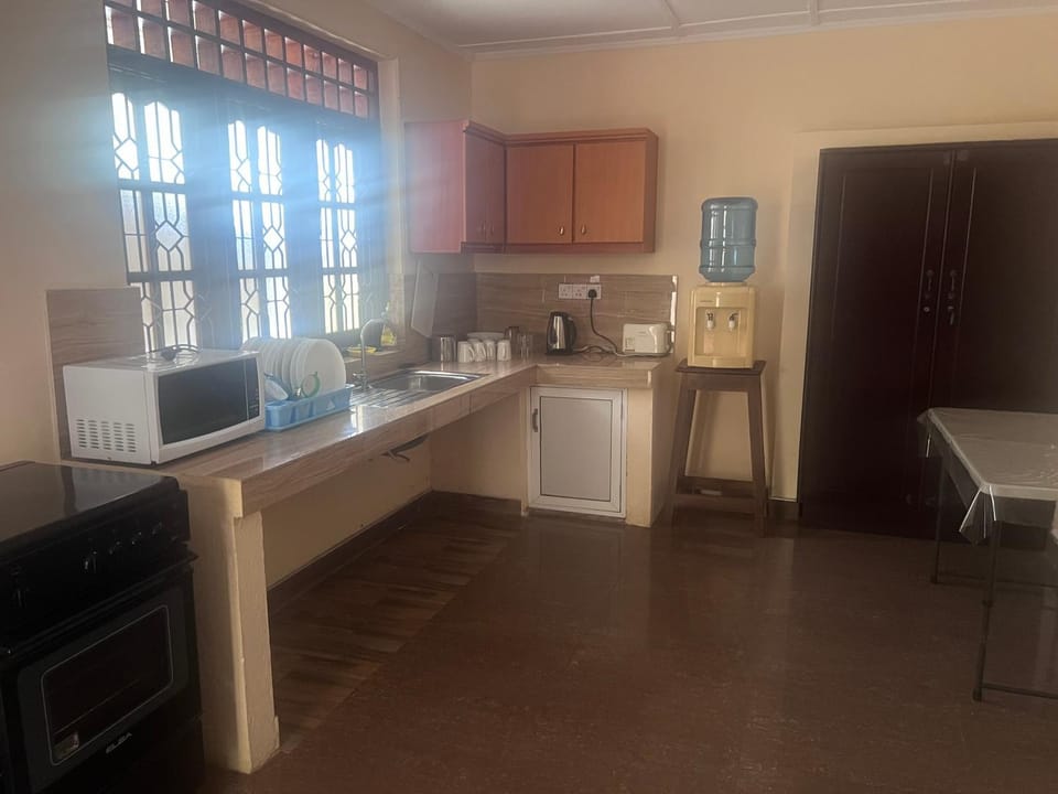 Lotus Breeze Family Rooms Bed and Breakfast in Sri Lanka