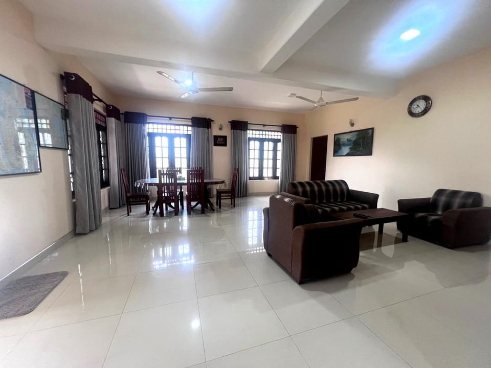 Lotus Breeze Family Rooms Bed and Breakfast in Sri Lanka