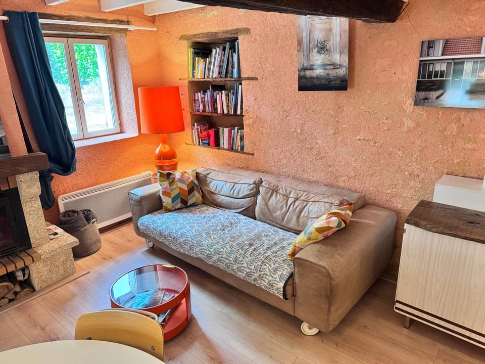 Library, Living room, Seating area