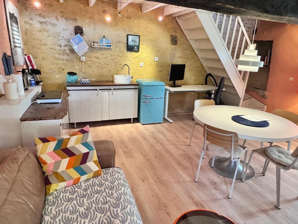 Kitchen or kitchenette, Living room, Dining area, pet friendly