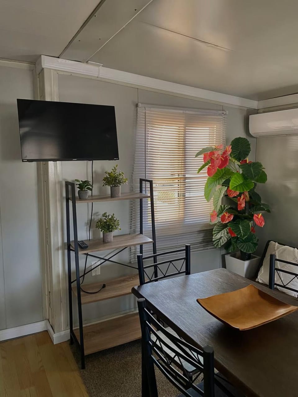 Beautiful Tamarindo Tiny house with AC & WIFI House in Guanacaste Province