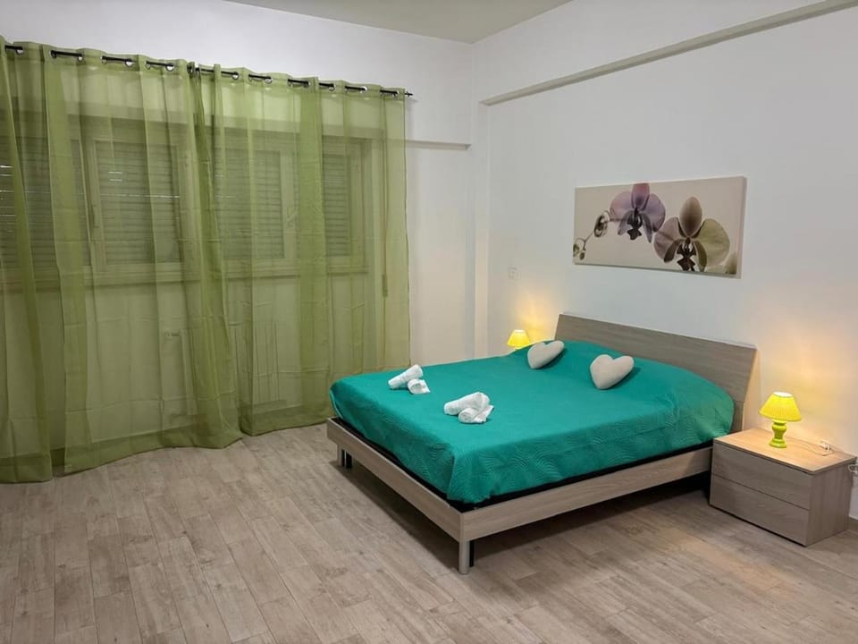 San Paolo, a 10 minuti dal centro, 8 posti letto! Apartment in Rome