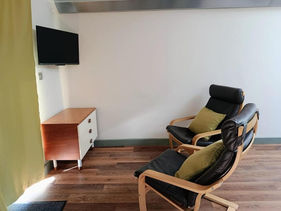 Lodge One The Old Gasworks Fully Accessible Apartment in Taunton Deane