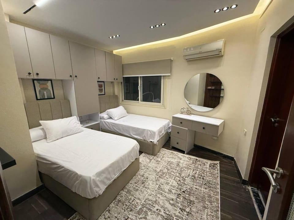 Zamalek apt with Gezira Club & Cairo Tower view Apartment in Cairo