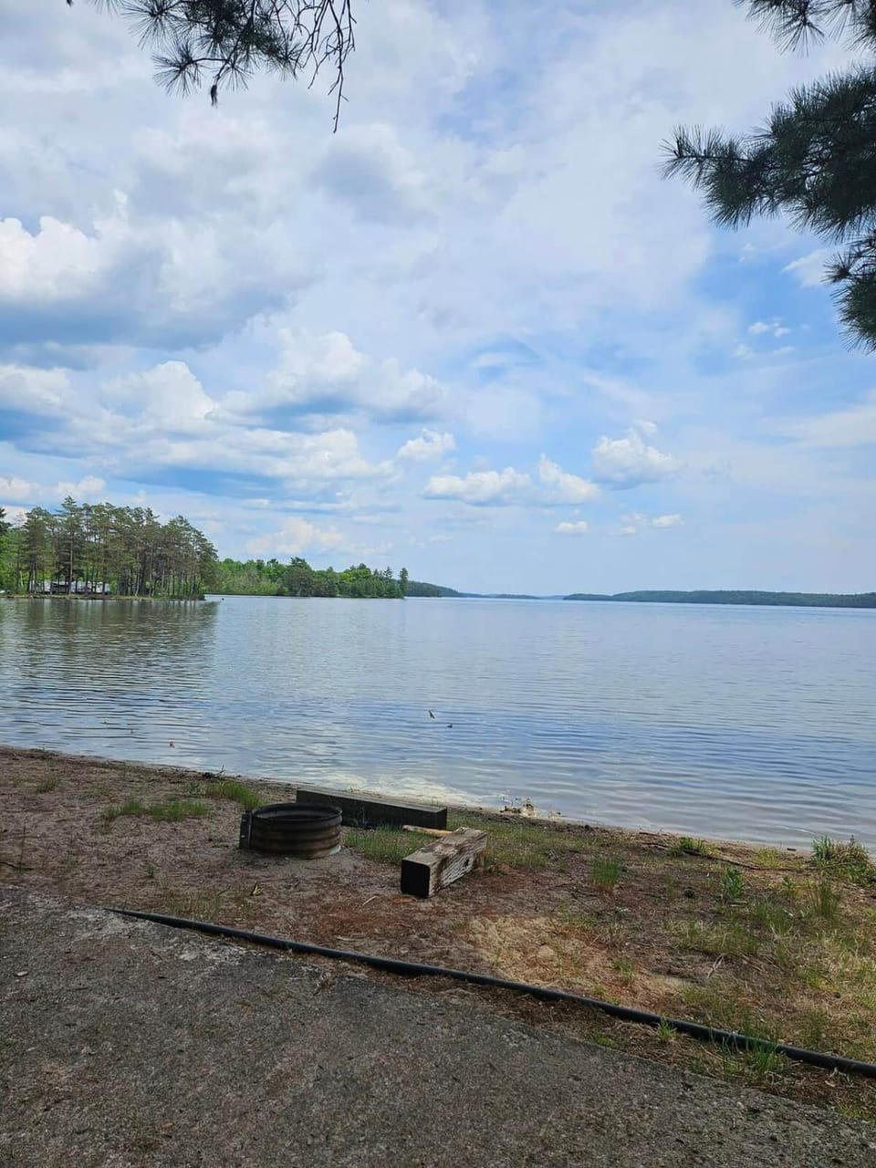 Cozy Lakefront Cabin 16 on Big Basswood Lake Cabin in Ontario