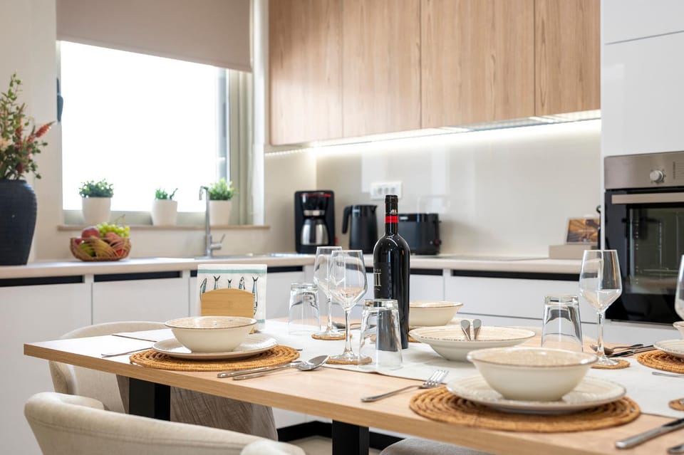 Kitchen or kitchenette, Dining area, microwave, oven, stove