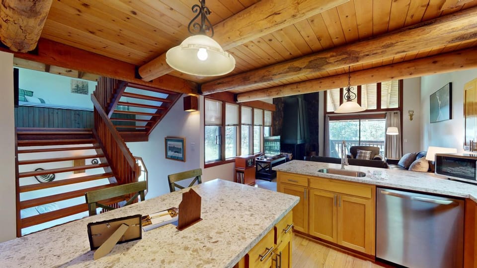 47 Wildflower Apartment in Sunriver