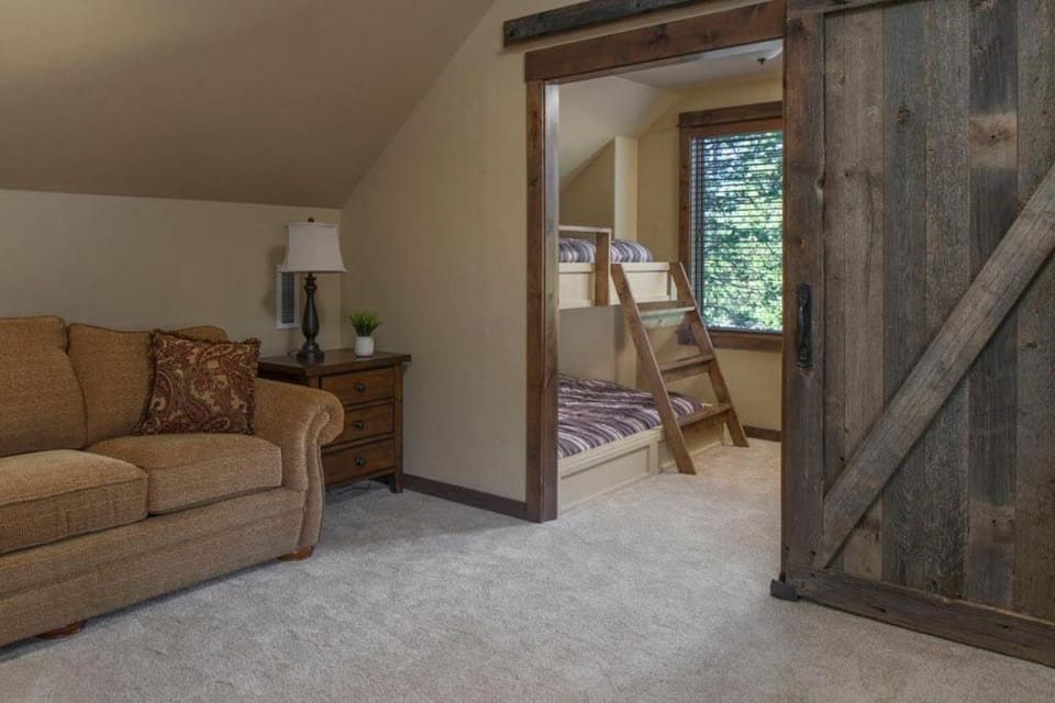5 Caldera Cabin Cabin in Oregon