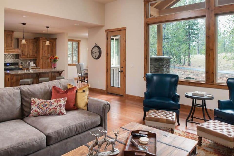 56263 Sable Rock Loop House in Oregon