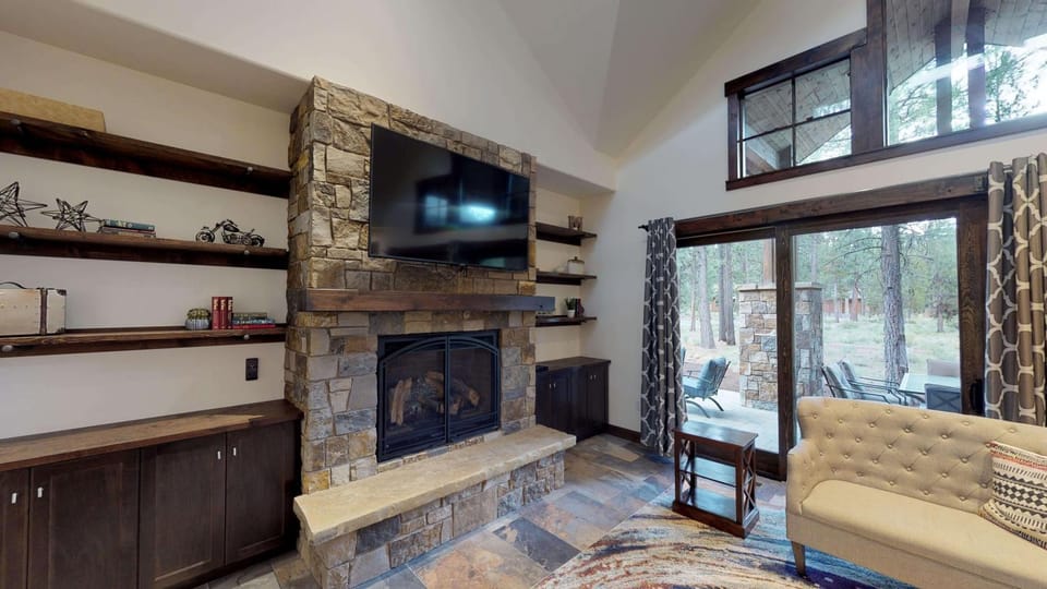 56305 Fireglass Loop House in Oregon