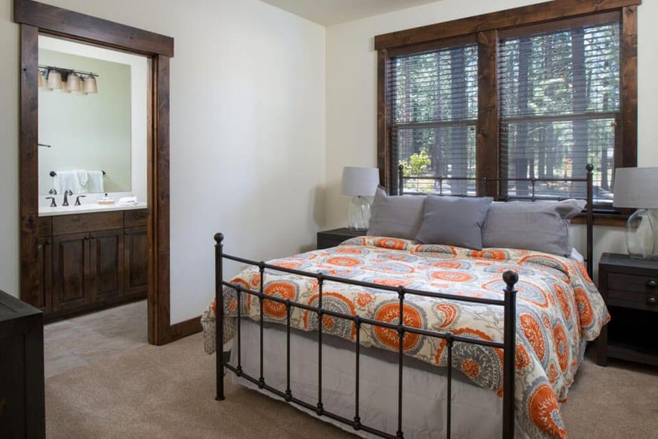 56318 Trailmere Circle House in Oregon
