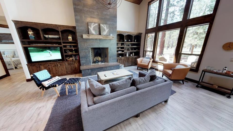 56330 Trailmere Circle House in Oregon