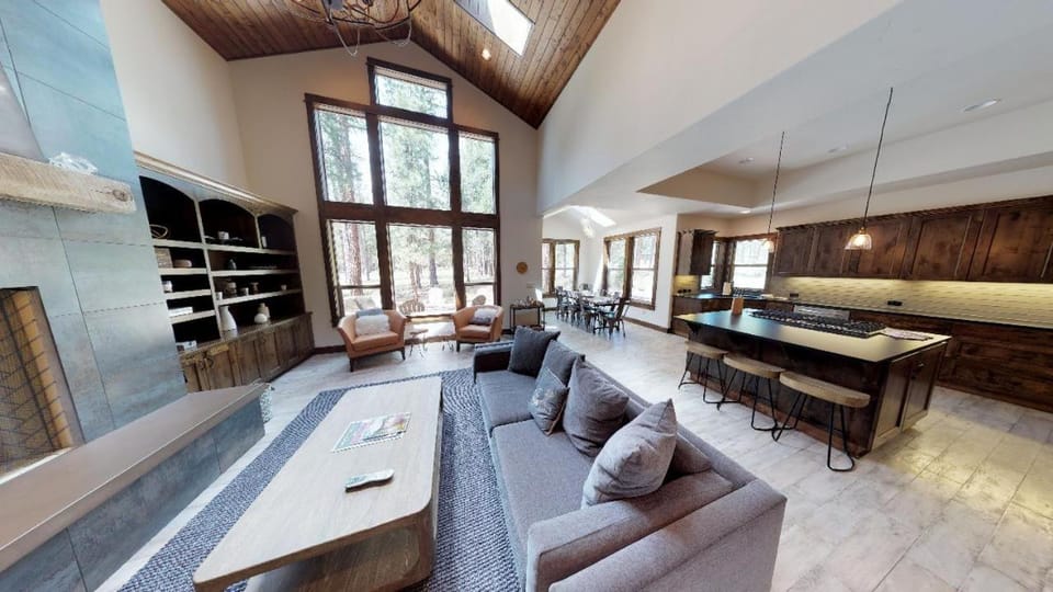 56330 Trailmere Circle House in Oregon