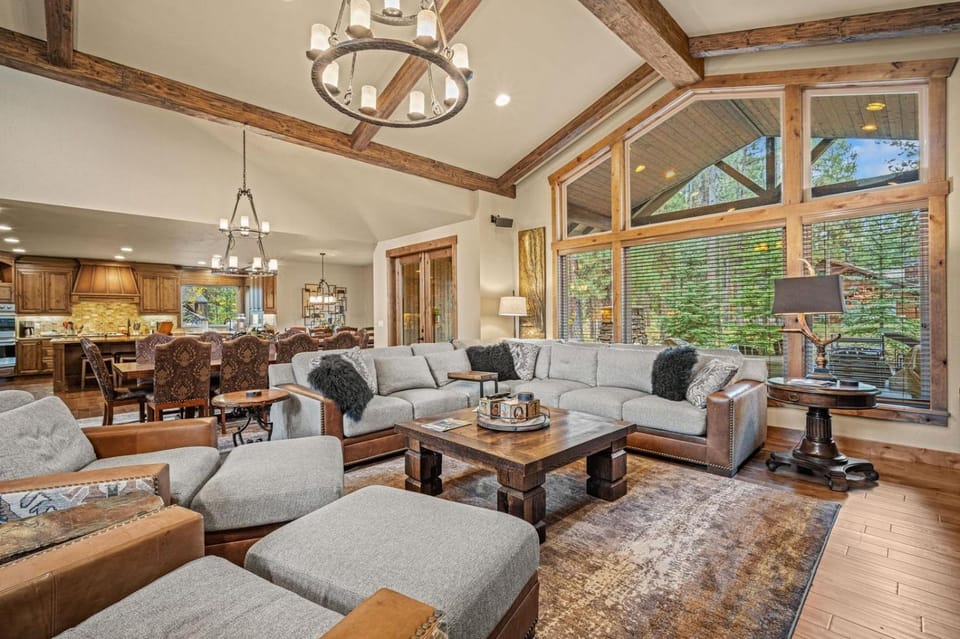 56365 Fireglass Loop House in Oregon