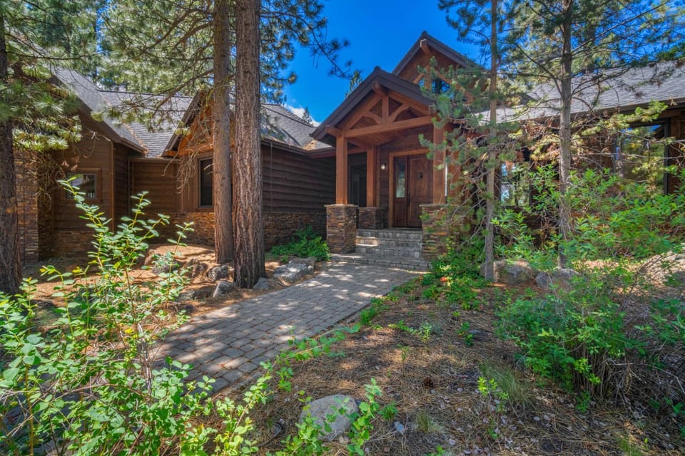 56373 Trailmere Circle House in Oregon