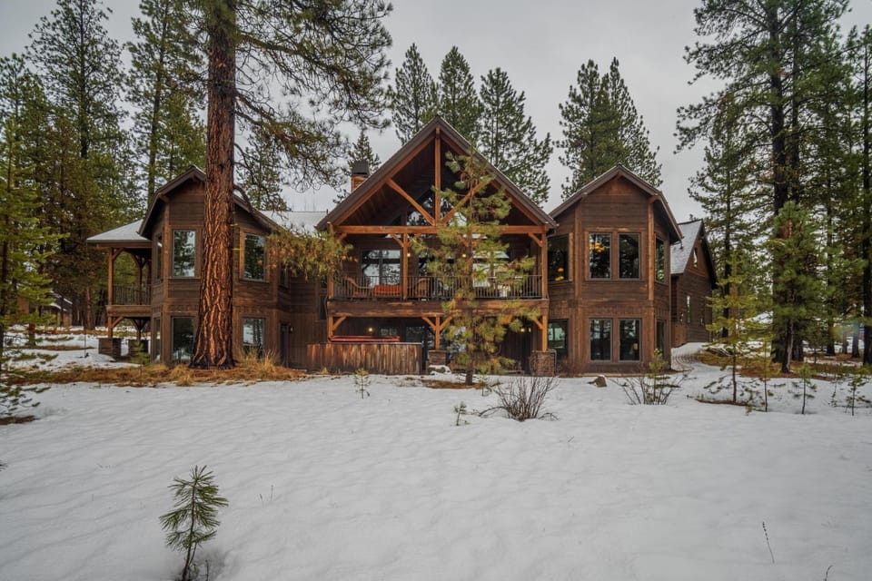 56373 Trailmere Circle House in Oregon