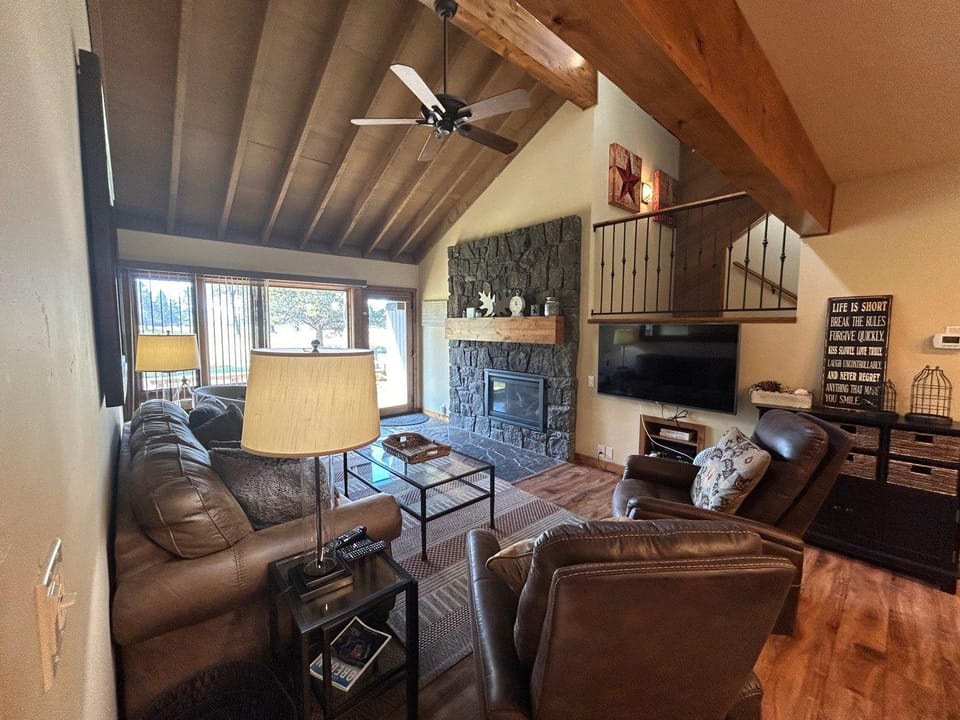 32 Meadow House Apartment in Sunriver